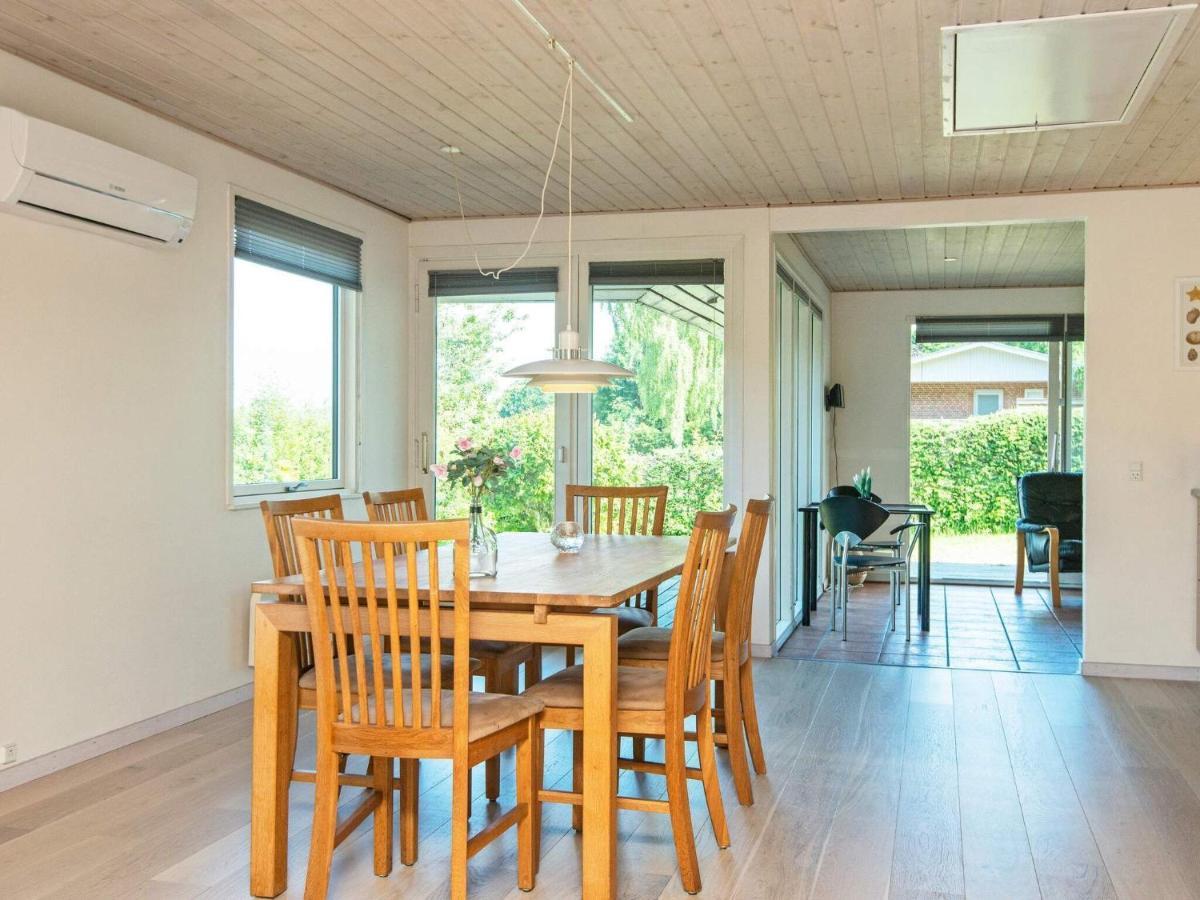 4 Person Holiday Home In B Rkop 보르콥 외부 사진