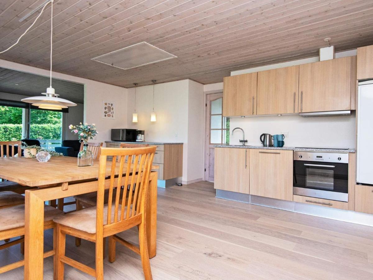 4 Person Holiday Home In B Rkop 보르콥 외부 사진